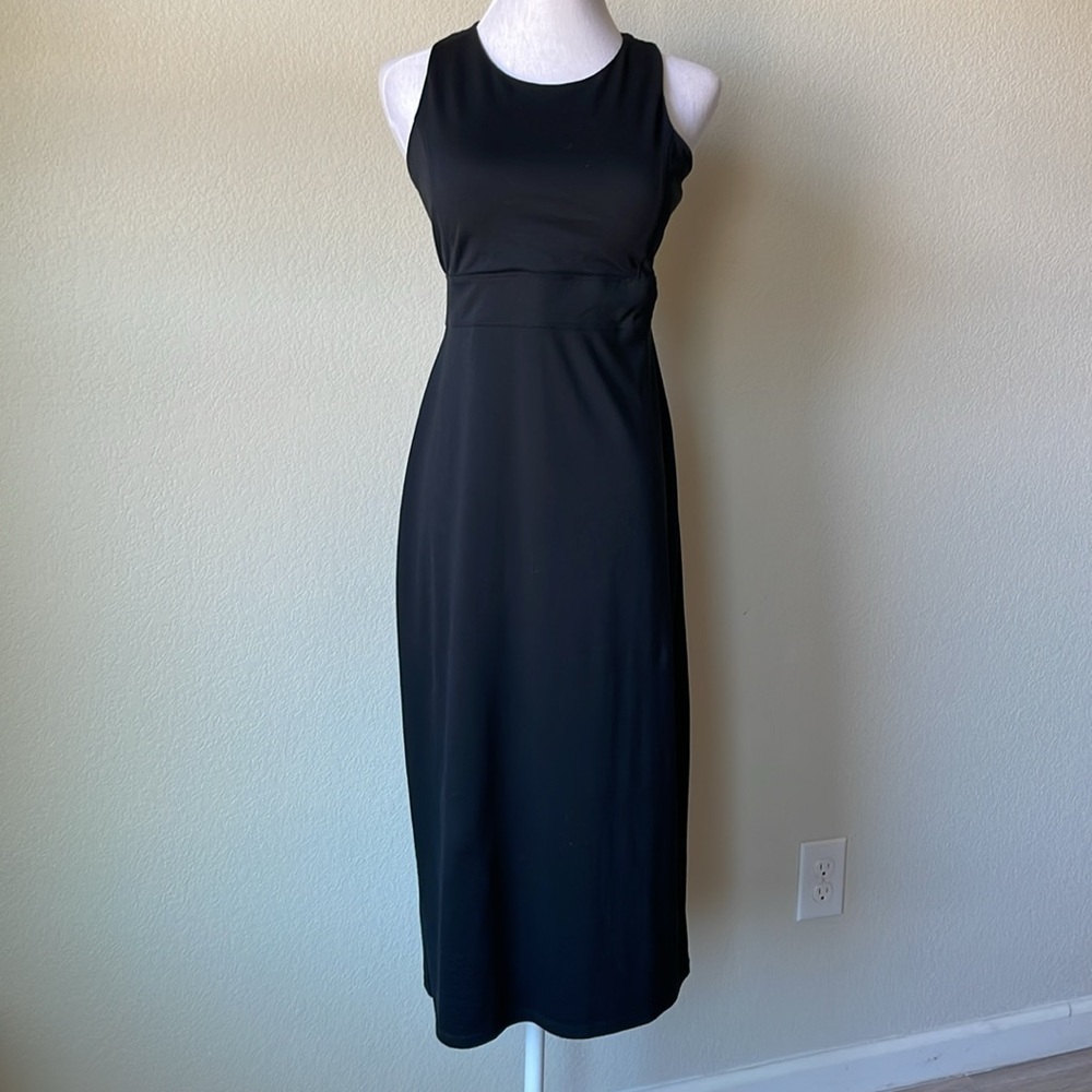 Athleta black cross‎ back key hole midi dress size small